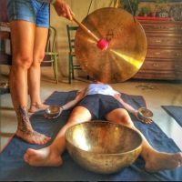 chantal-Arragain-gong et bols chantants