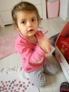 yoga-enfants-frotter-mains-palming